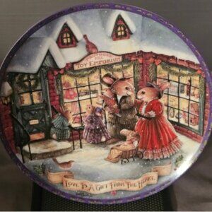 Love is a Gift from the Heart By Susan Wheeler Plate  Crestley Collection